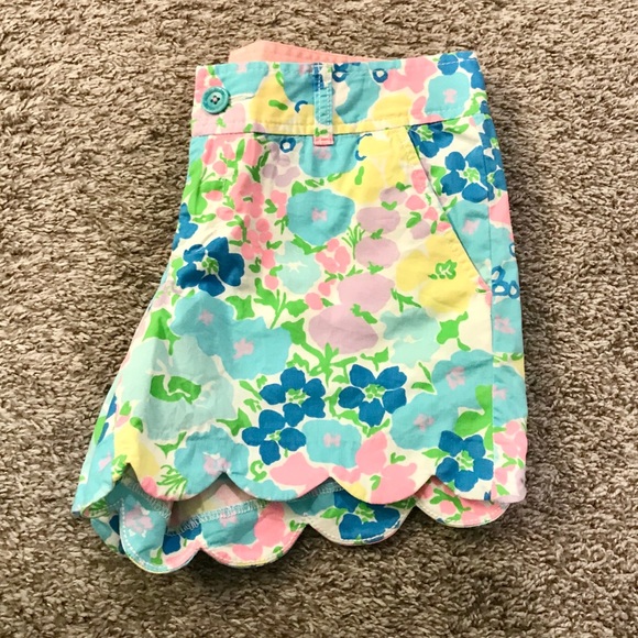 Lilly Pulitzer Spring Fling Buttercup Shorts 2 - Picture 3 of 4